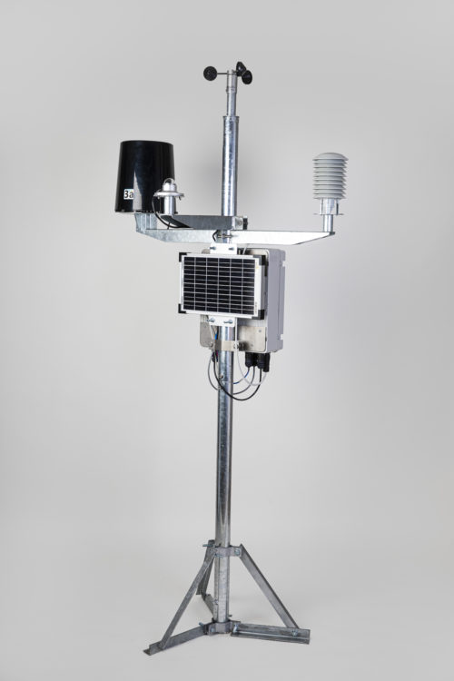 STAZIONE METEO Green Planet Grigio Base.  7 Grandezze - Unità di acquisizione e trasmissione UMTS/LTE - Alimentazione autonoma 12V - Struttura a palo zincato con treppiede - Pluviometro nero in materiale plastico, bocca da 300 cm2 e bascula in plastica