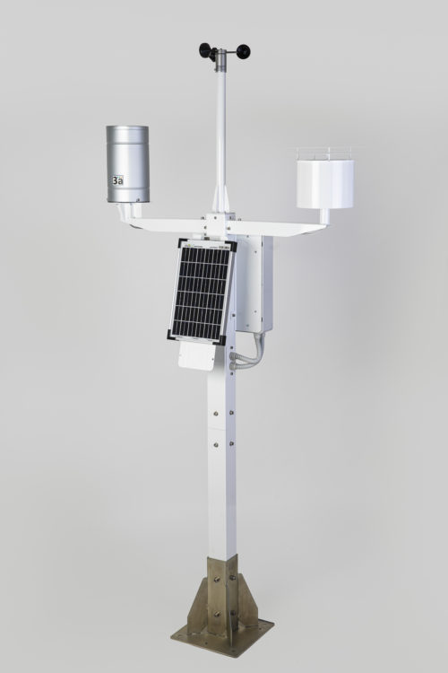 STAZIONE METEO Green Planet Bianco Plus. 7 Grandezze - Unità di acquisizione e trasmissione UMTS/LTE - Alimentazione autonoma 12V - Struttura bianca con piastra base in acciaio - Pluviometro in alluminio, bocca da 200 cm2 e bascula in acciaio